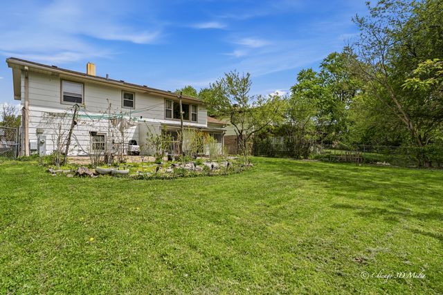 2627 Dana Avenue, Waukegan, IL 60087