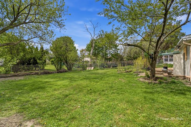 2627 Dana Avenue, Waukegan, IL 60087