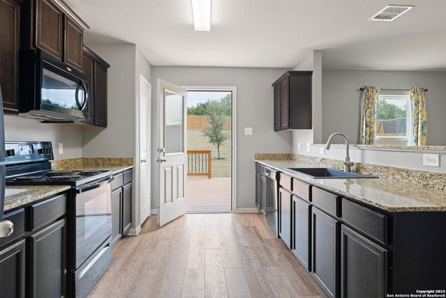 12323 Carlson Valley, San Antonio, TX 78252