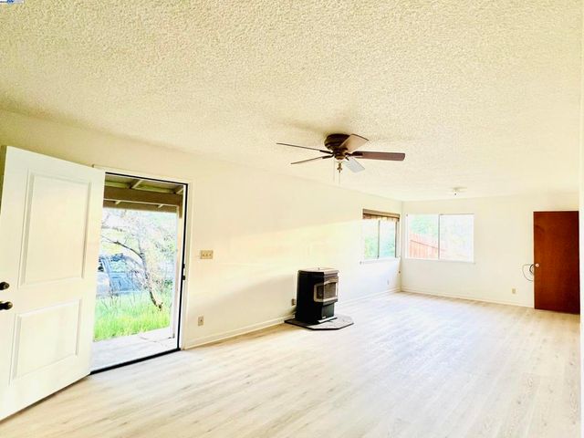 135 Tucker Ave, Oroville, CA 95966