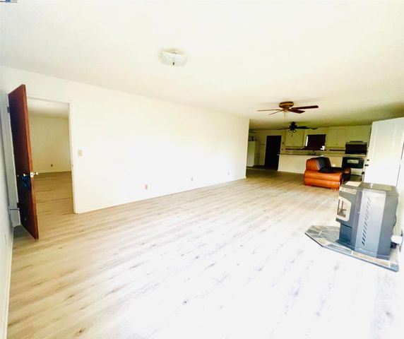 135 Tucker Ave, Oroville, CA 95966