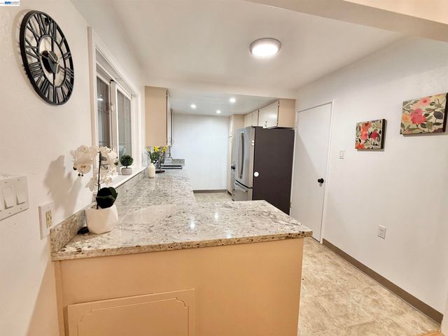 22570 Thelma St, Hayward, CA 94541