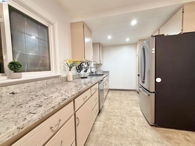 22570 Thelma St, Hayward, CA 94541
