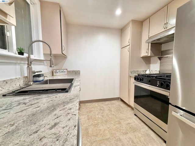 22570 Thelma St, Hayward, CA 94541