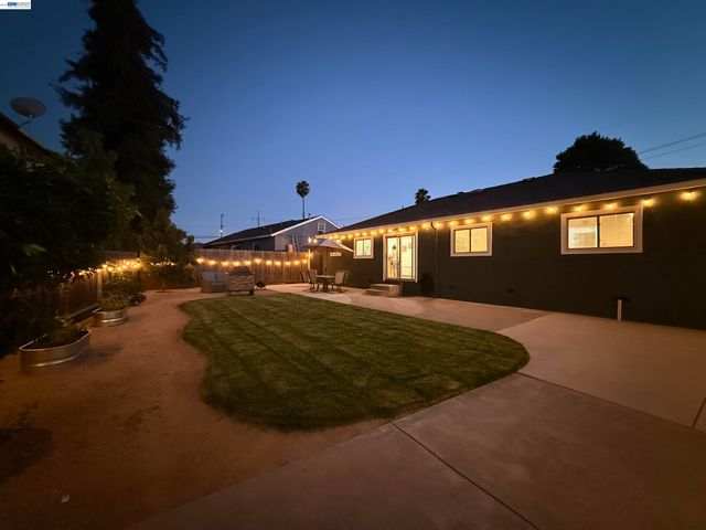 22570 Thelma St, Hayward, CA 94541