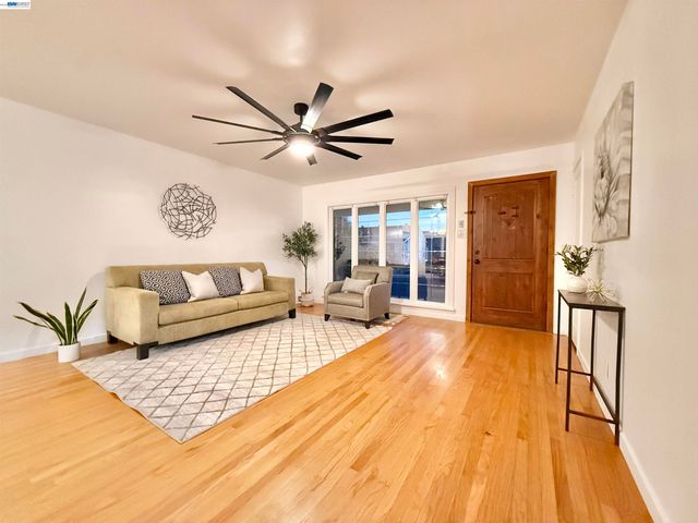 22570 Thelma St, Hayward, CA 94541