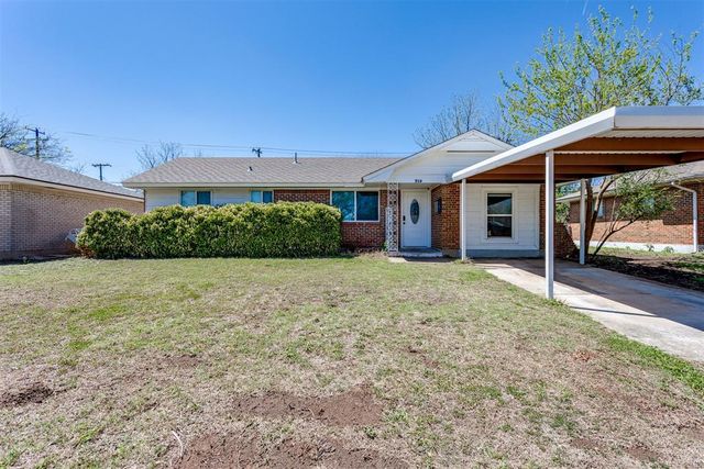 219 S Bristow Avenue, Moore, OK 73160