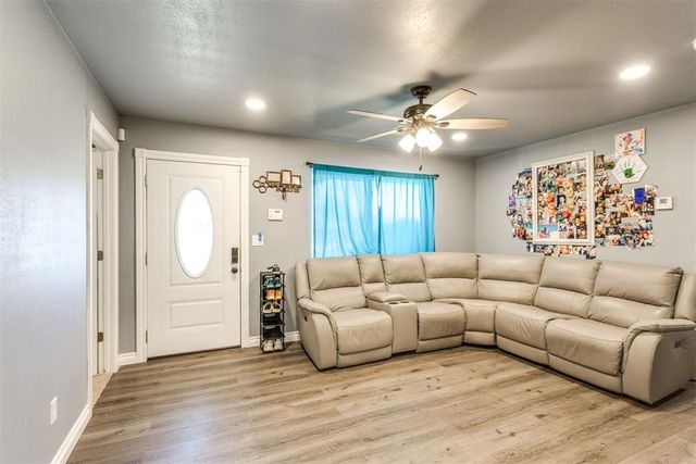 219 S Bristow Avenue, Moore, OK 73160