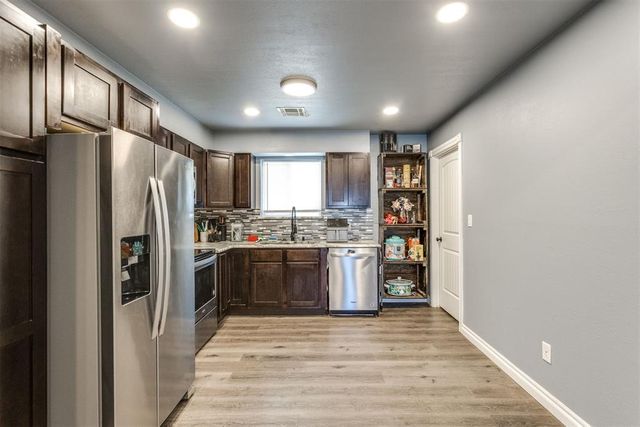 219 S Bristow Avenue, Moore, OK 73160