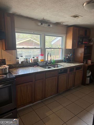 59 Berry Avenue, Newnan, GA 30263