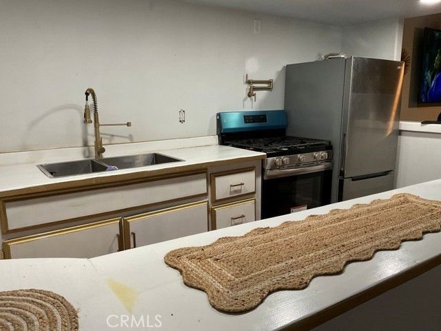 15678 AVION Lane C, Victorville, CA 92394