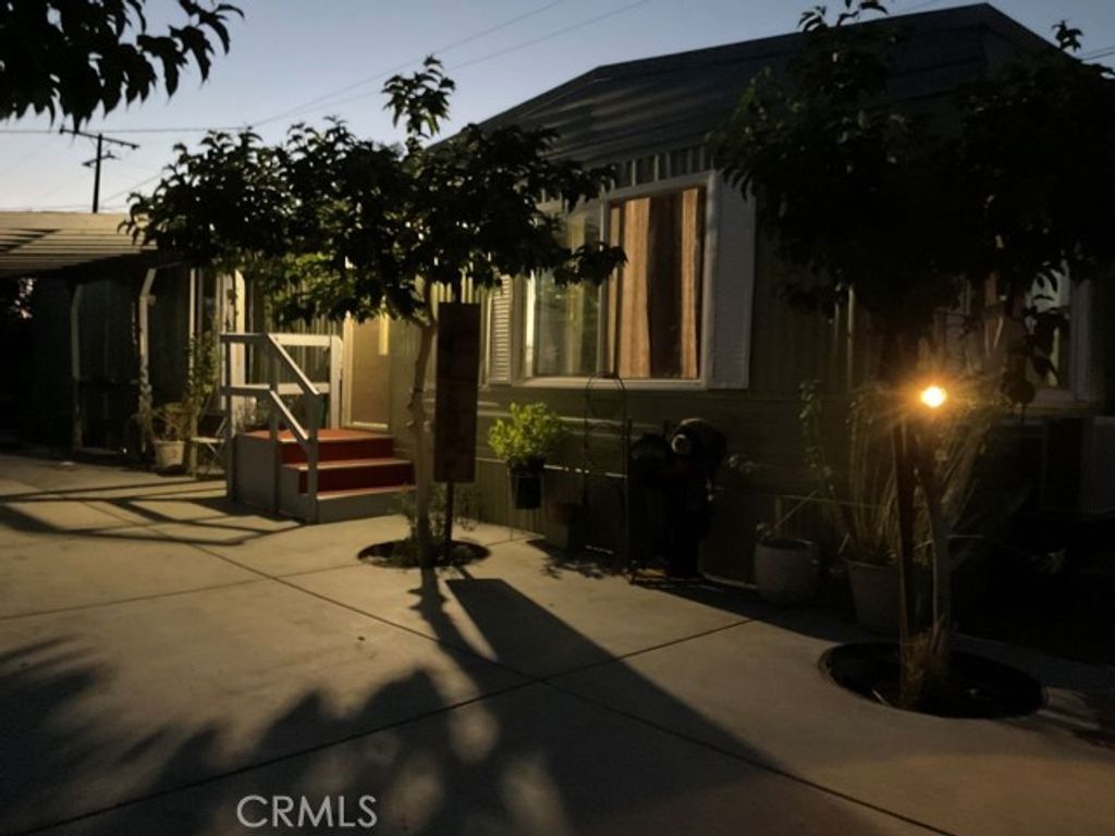 15678 AVION Lane C, Victorville, CA 92394