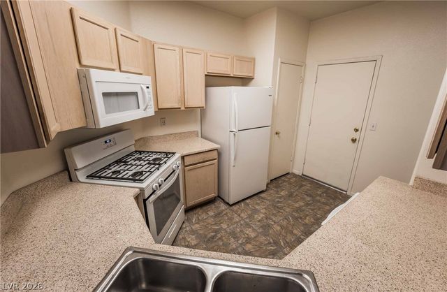 7224 PINON CREST Court, Las Vegas, NV 89131