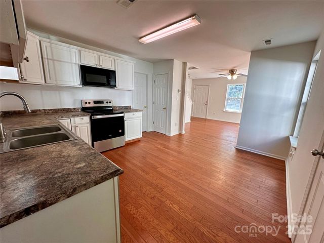 4927 Curtiswood Drive, Charlotte, NC 28213