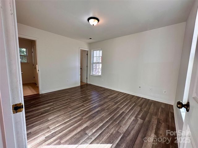 4927 Curtiswood Drive, Charlotte, NC 28213