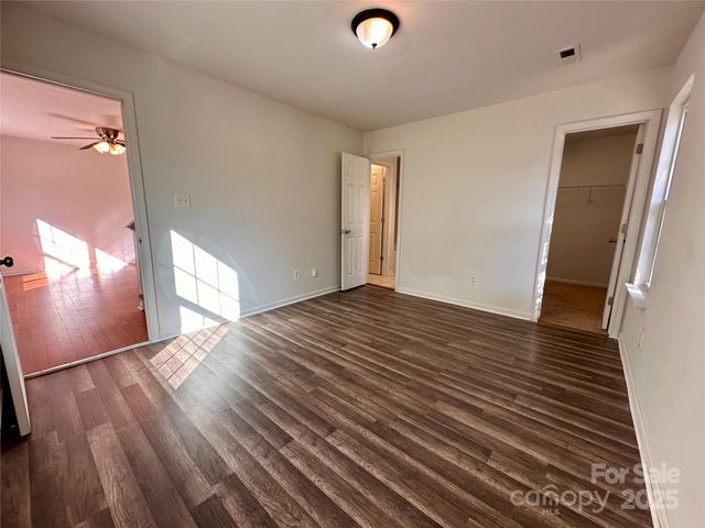 4927 Curtiswood Drive, Charlotte, NC 28213