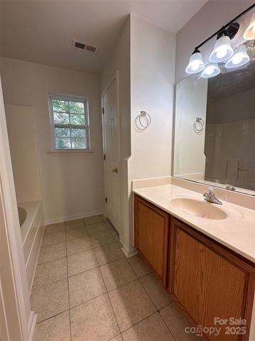 4927 Curtiswood Drive, Charlotte, NC 28213