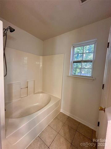 4927 Curtiswood Drive, Charlotte, NC 28213