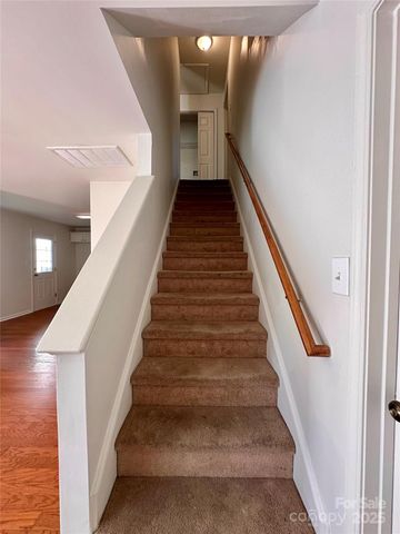 4927 Curtiswood Drive, Charlotte, NC 28213