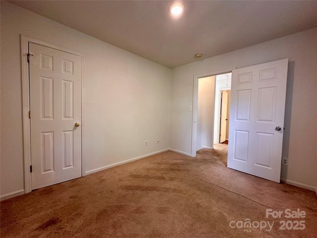 4927 Curtiswood Drive, Charlotte, NC 28213