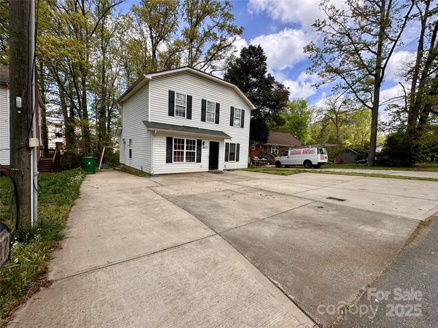 4927 Curtiswood Drive, Charlotte, NC 28213