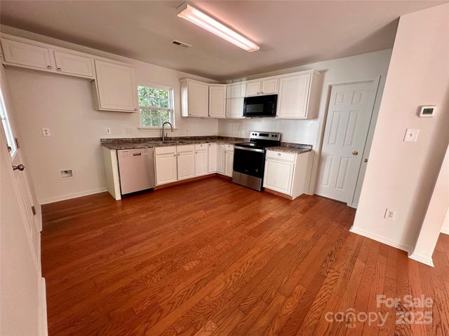 4927 Curtiswood Drive, Charlotte, NC 28213