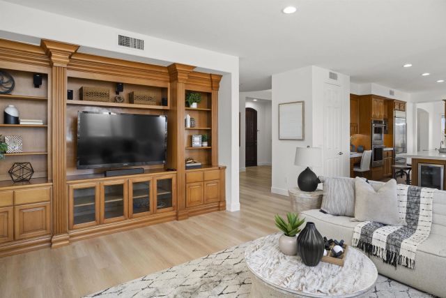 11127 Breckenridge Dr, San Diego, CA 92131