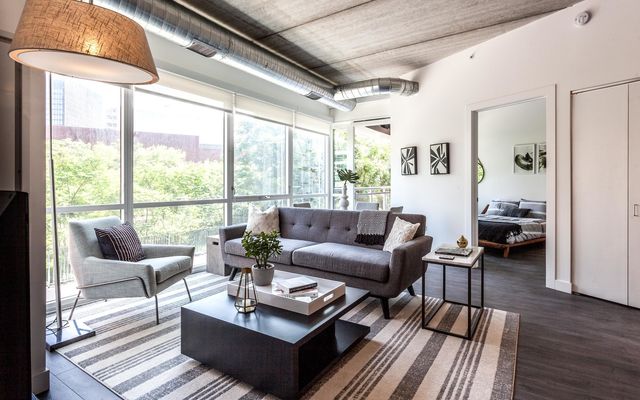 1590 Elmwood Avenue 304, Evanston, IL 60201