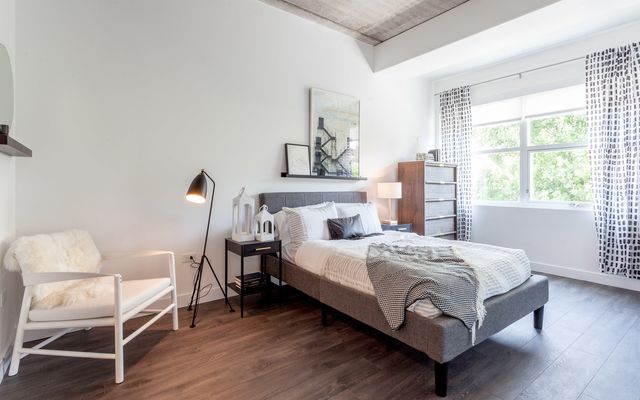 1590 Elmwood Avenue 304, Evanston, IL 60201