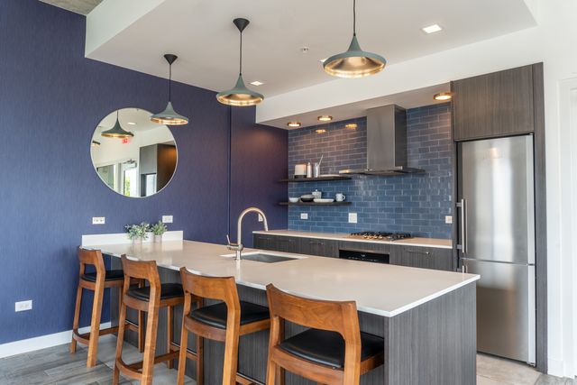 1590 Elmwood Avenue 304, Evanston, IL 60201