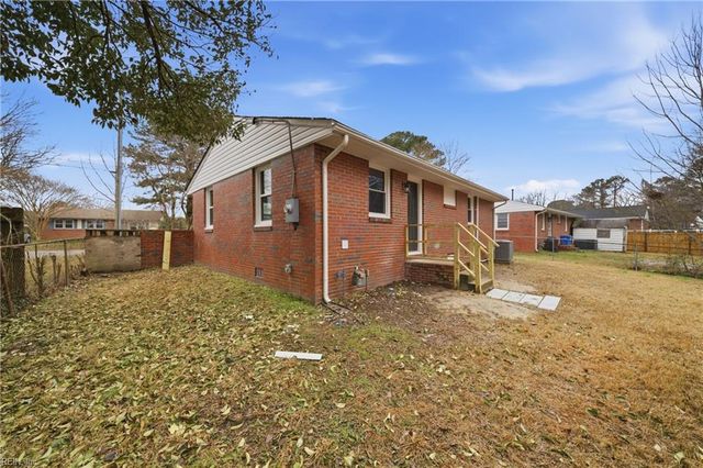 3021 Menands DR, Chesapeake, VA 23325