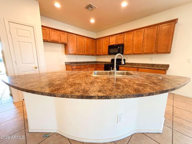 6614 W Harwell Road, Laveen, AZ 85339