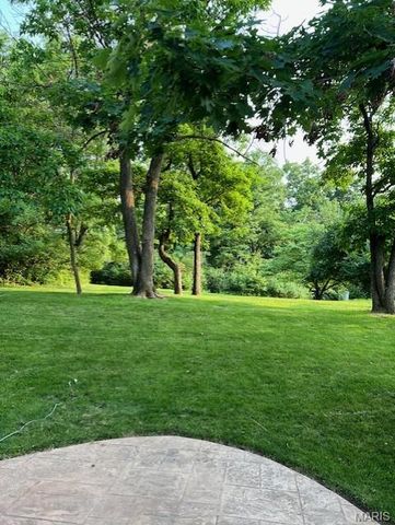 12378 Woodline Drive, Creve Coeur, MO 63141