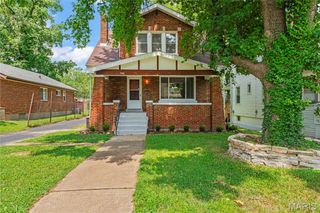 7241 Saint Andrews Place, Glen Echo Park, MO 63121