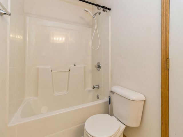 2100 Meadow Chase Lane 608, Des Moines, IA 50320