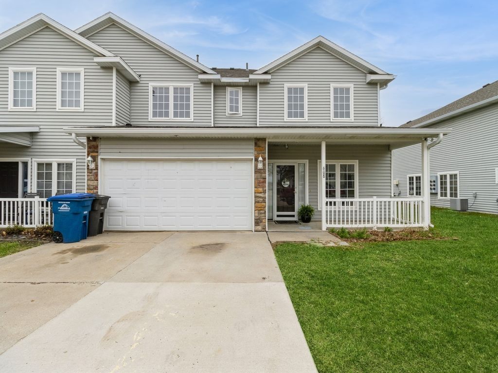 2100 Meadow Chase Lane 608, Des Moines, IA 50320