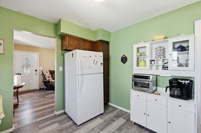 2404 E 37th Court, Des Moines, IA 50317