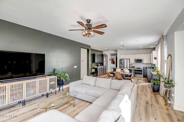 3345 W THOREAU Lane, Anthem, AZ 85086