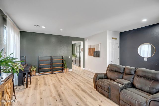 3345 W THOREAU Lane, Anthem, AZ 85086