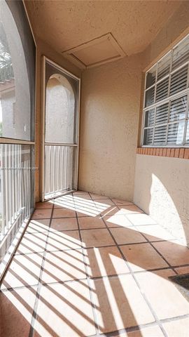 465 SW 86th Ave 208, Pembroke Pines, FL 33025