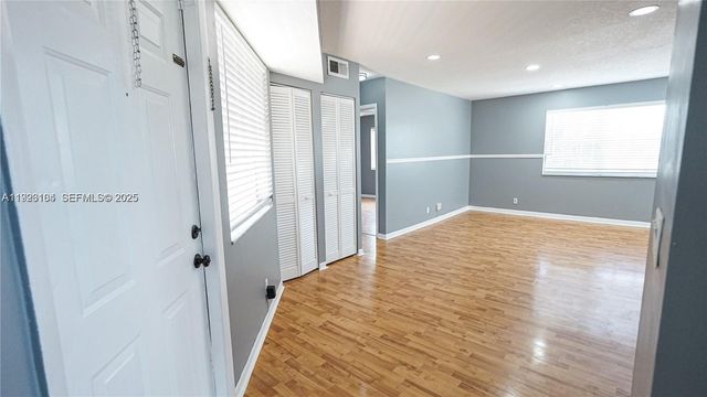 465 SW 86th Ave 208, Pembroke Pines, FL 33025