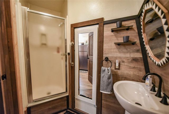 507 W Fawn St, Caldwell, TX 77836