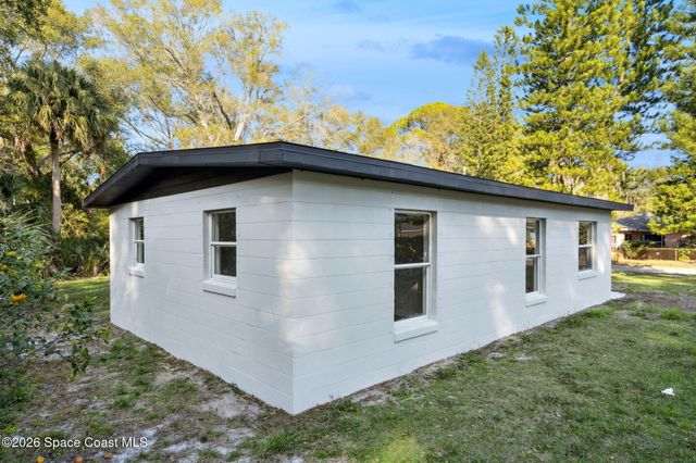 2720 Pineapple Avenue, Mims, FL 32754