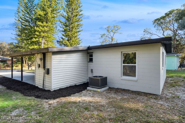 2720 Pineapple Avenue, Mims, FL 32754