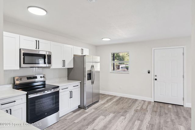 2720 Pineapple Avenue, Mims, FL 32754