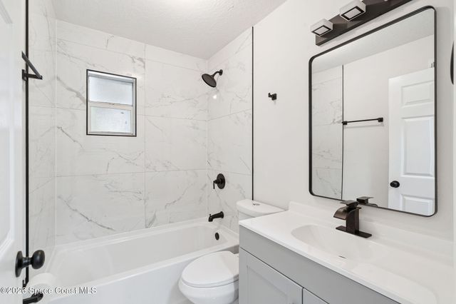 2720 Pineapple Avenue, Mims, FL 32754