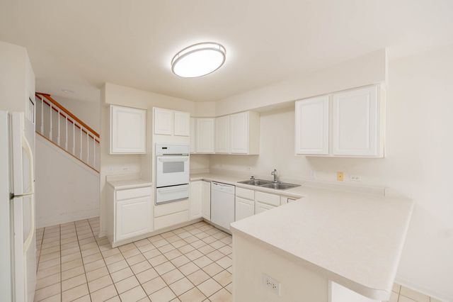 1716 Normandy Woods Court, Grayslake, IL 60030
