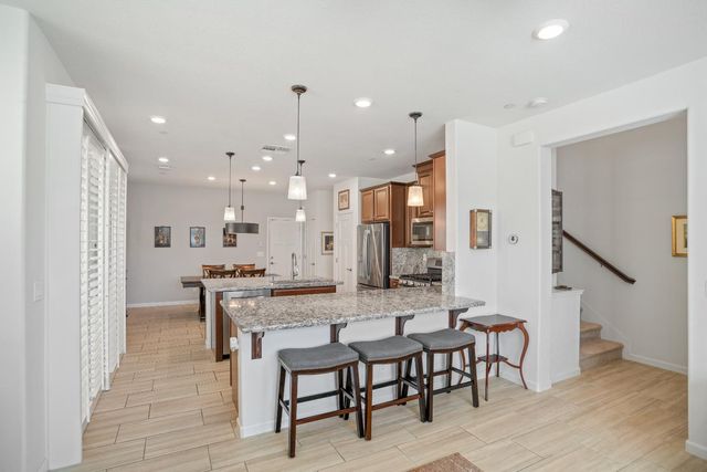 1041 Essington Ln, Roseville, CA 95747