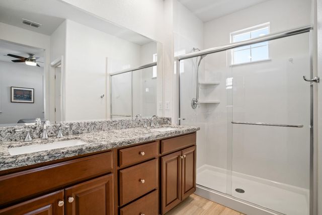 1041 Essington Ln, Roseville, CA 95747