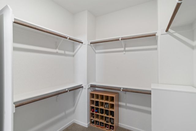 1041 Essington Ln, Roseville, CA 95747